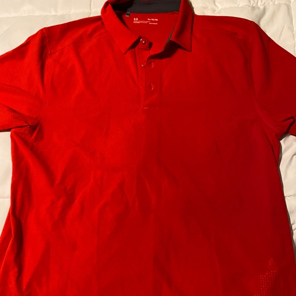 Men’s Under Armour shirt